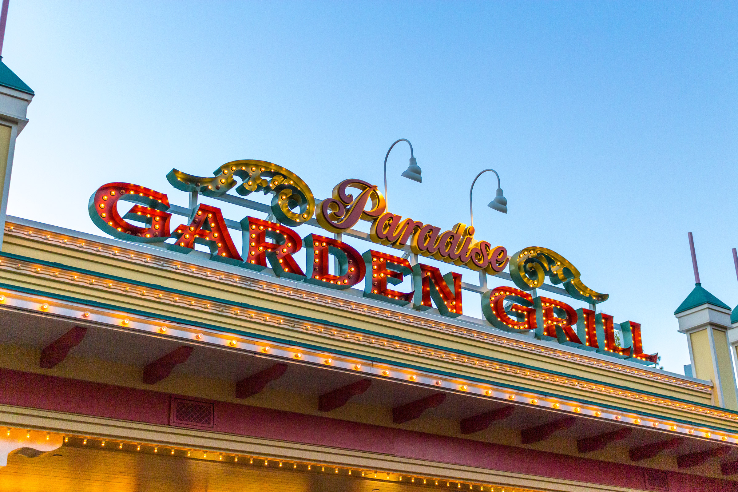 Paradise Garden Grill At Disneyland Resort Attraction Insight