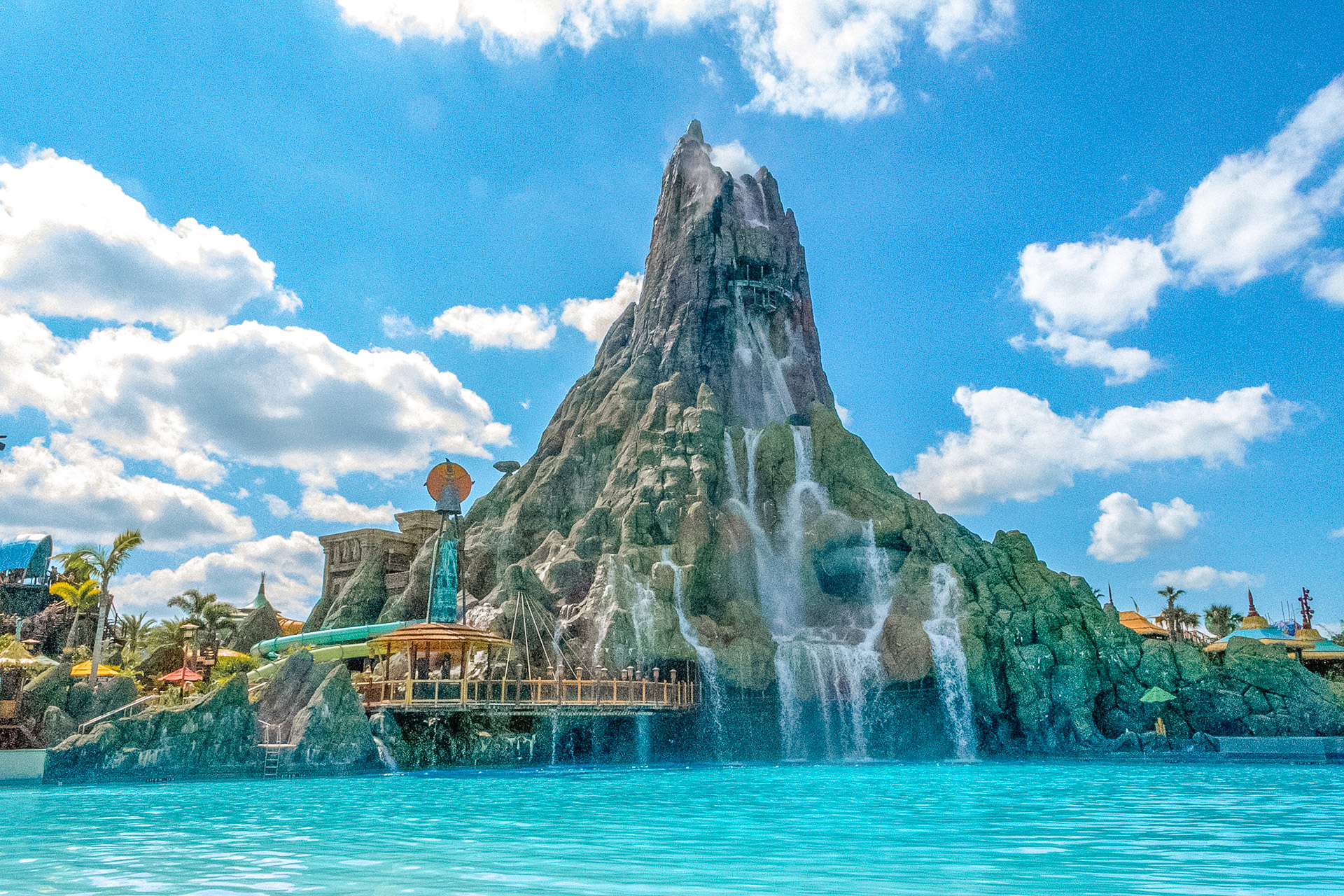 The Top 5 Best Attractions at Universal's Volcano Bay Attraction Insight