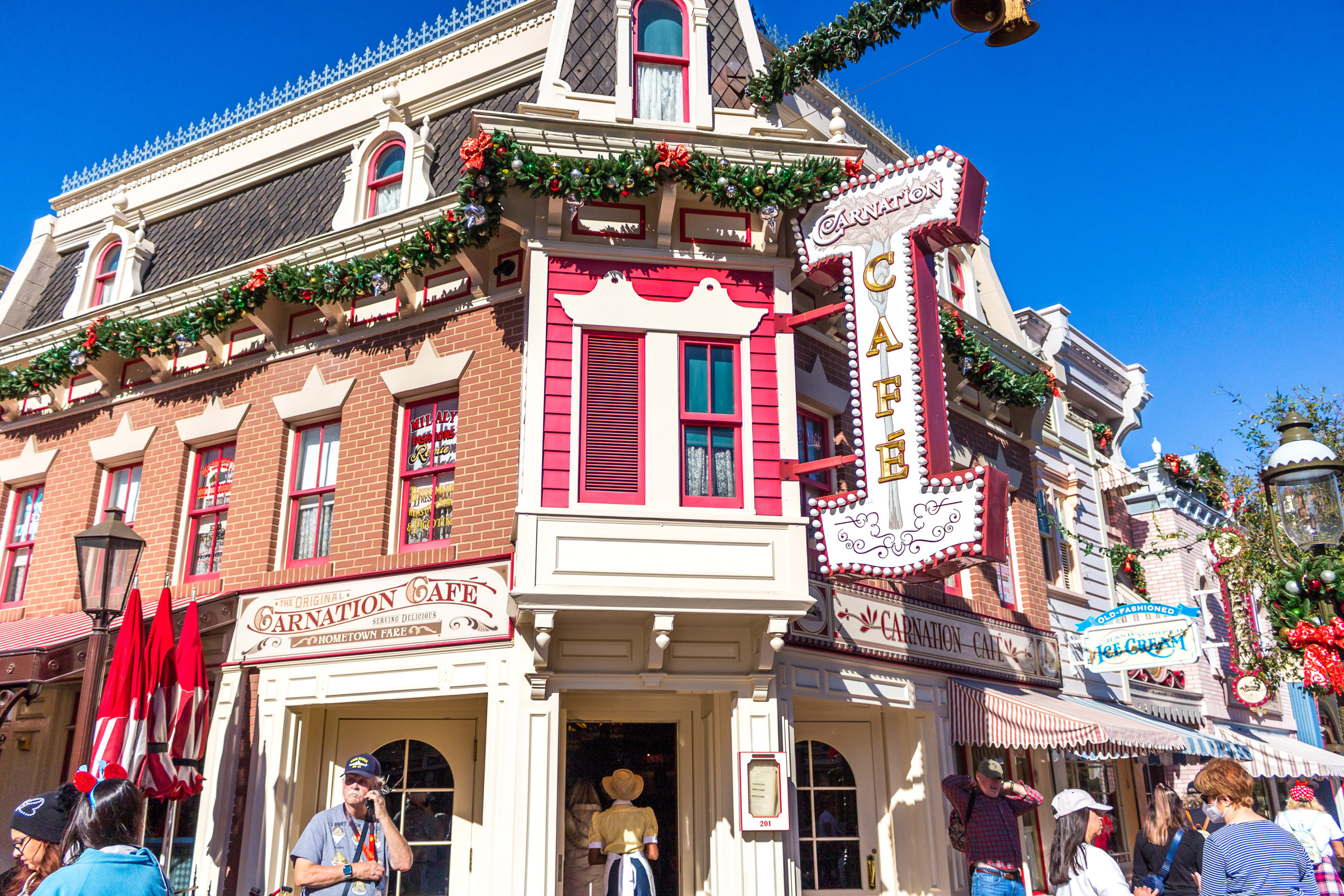 Carnation Cafe at Disneyland Resort Attraction Insight