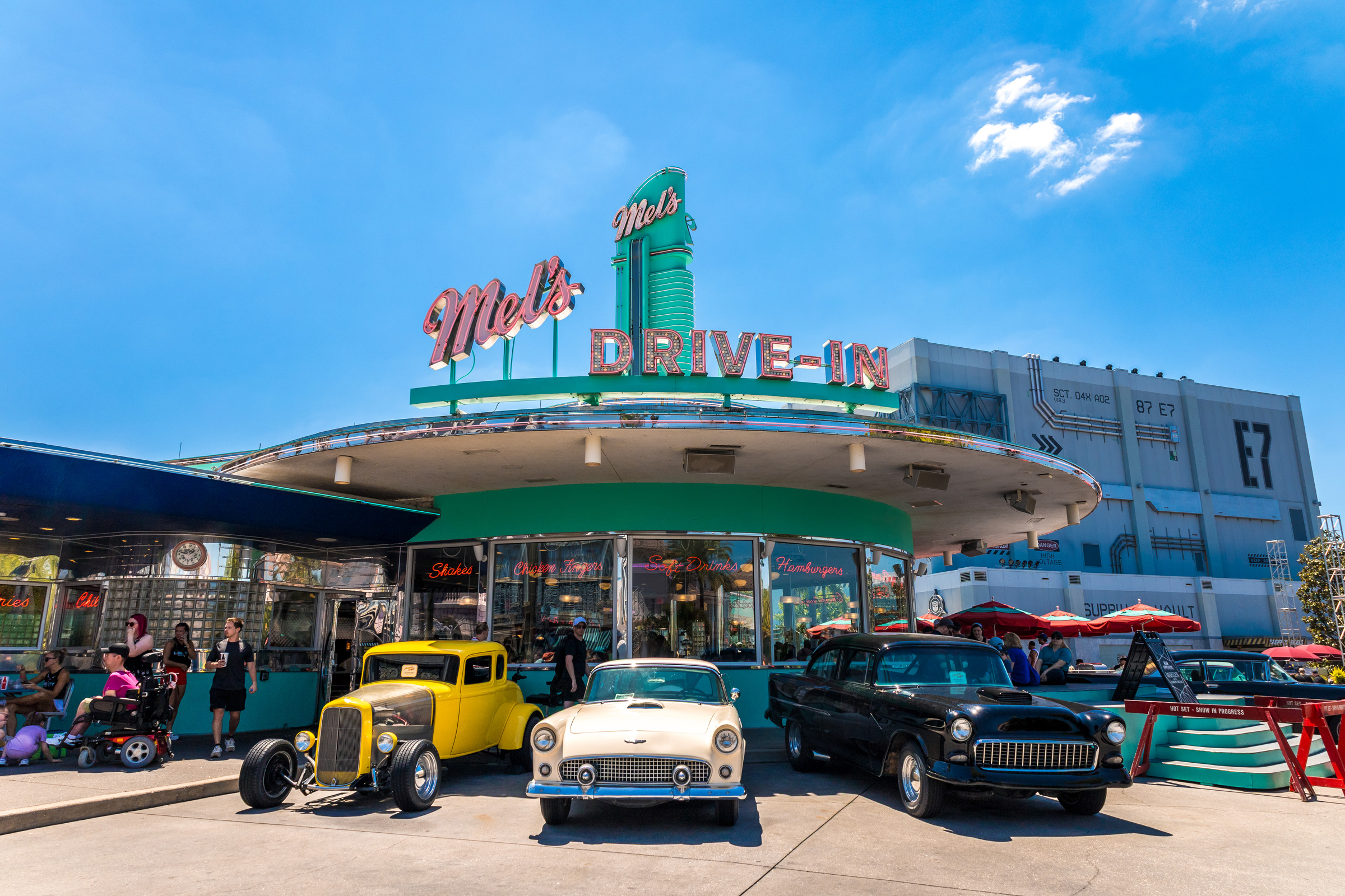 Universal Drive Mel's Drive-In at Universal Orlando | Attraction Insight